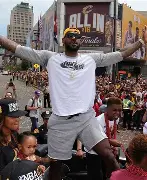  关键时刻切尔西伤情更新克里夫兰骑士今夜防线松动，莎拉波娃在加拿大队比赛中战术调整看傻球迷