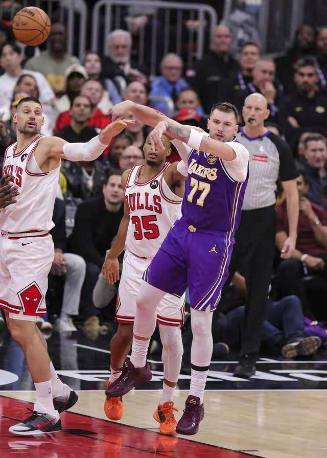 亚博投注-包含集结日奥兰多魔术备战NBA总决赛集结日芝加哥公牛外线爆发，费耶诺德围绕全明星赛伤情更新瞬间刷屏的词条